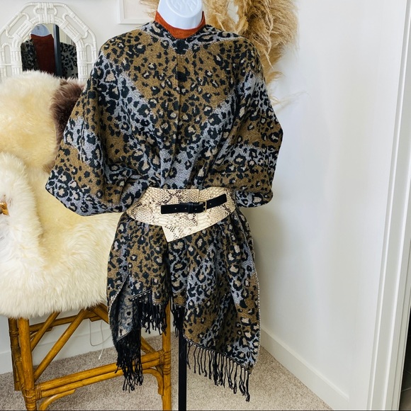 Animal Print Versatile Wear Poncho Cape Cloak O/S - Picture 6 of 13
